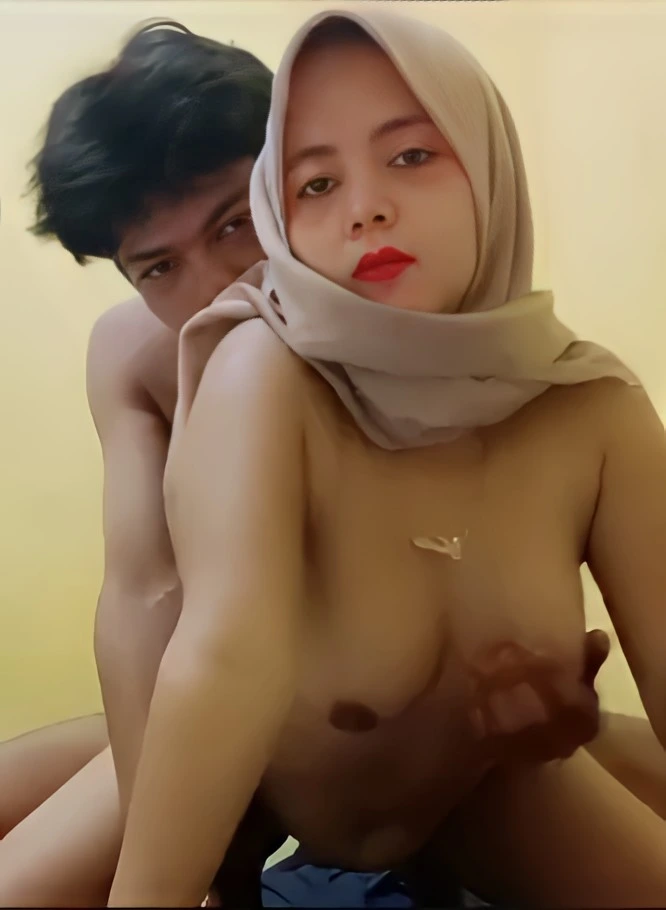 Bokep Indo | Hijab Nungging Sodok dr Belakang Remes Toket